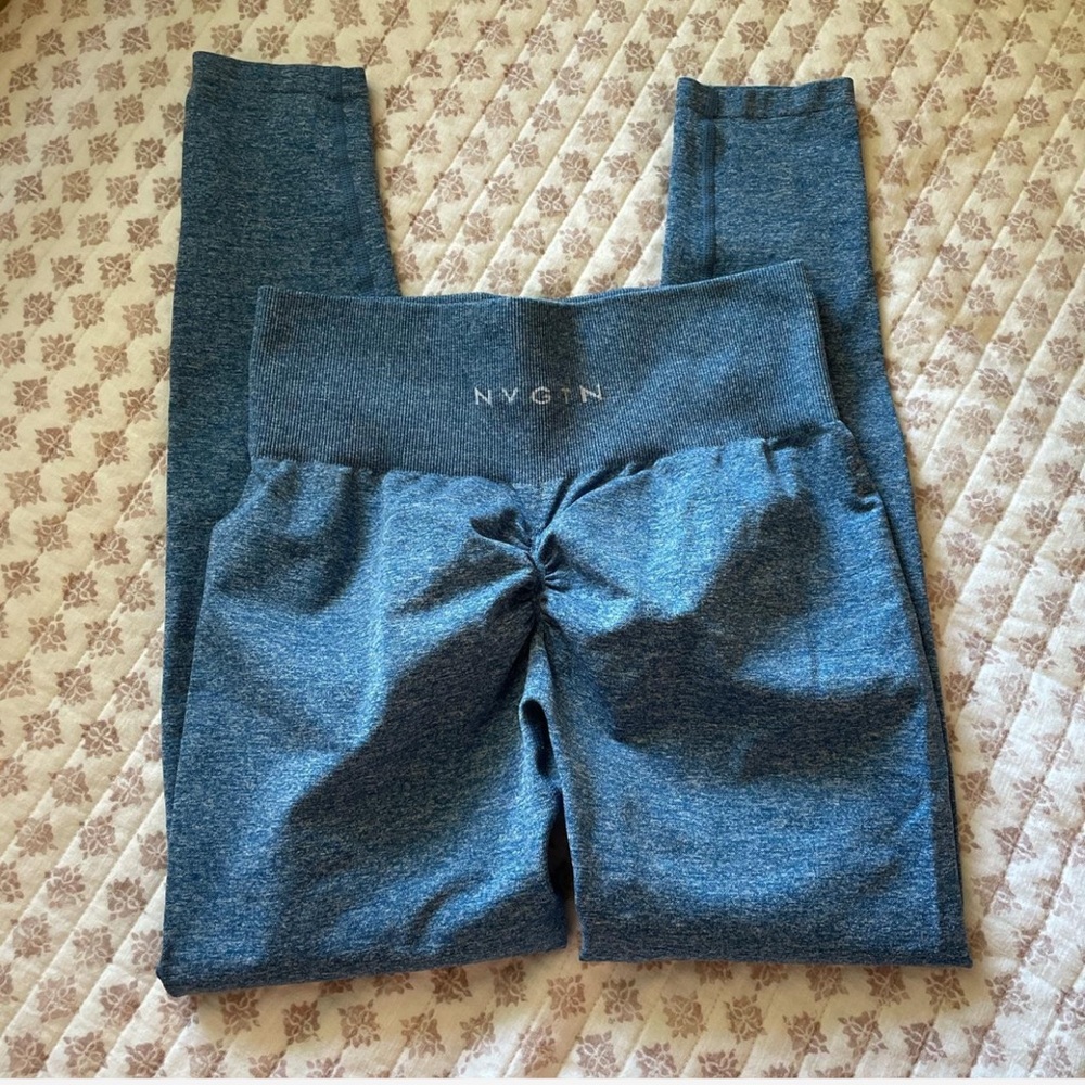 NVGTN leggings size M!